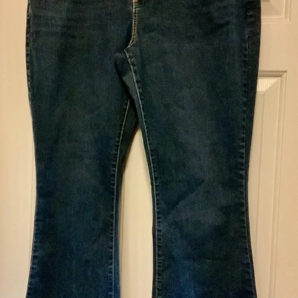 Levi’s Signature Gold Mid Rise Dark Denim Boot Cut Size 16 - Picture 6 of 7